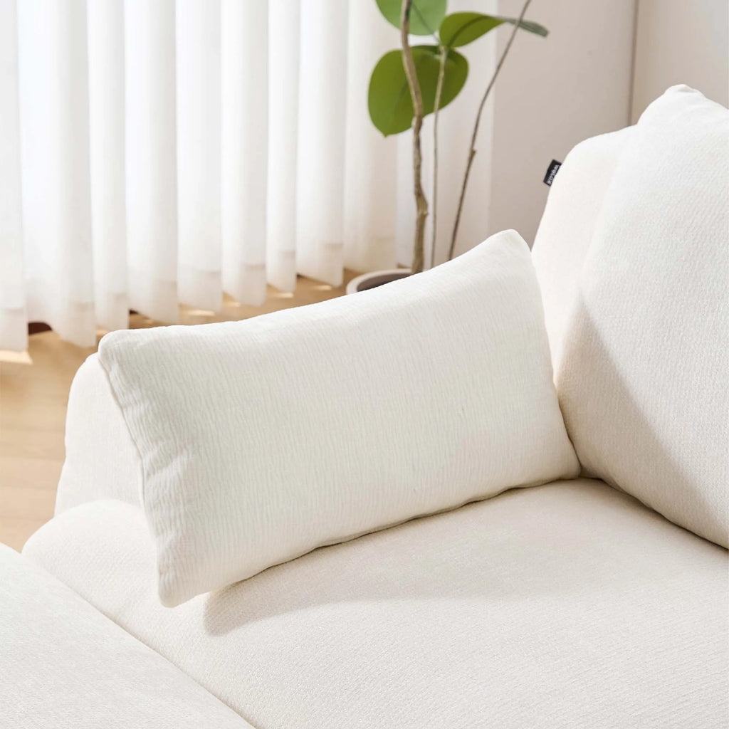 Canapé nuage blanc de 212 cm sans armature, détail du coussin et de l’accoudoir