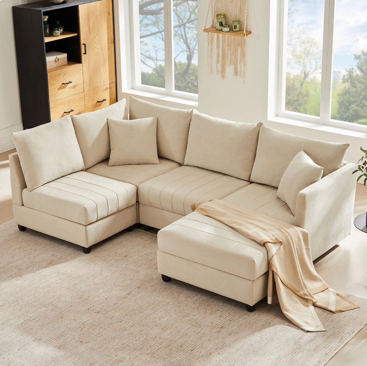 Canapé modulable avec pouf, autre position du pouf dans un salon