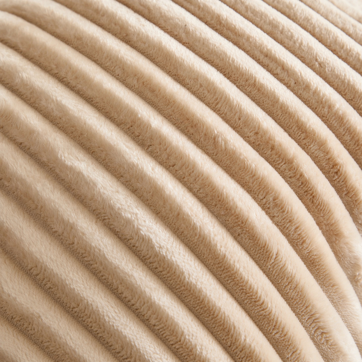 Canapé modulable en velours côtelé beige, détail du tissu côtelé