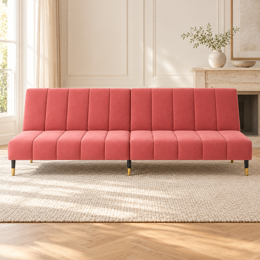 Canapé sans accoudoirs en velours rose, autre angle dans un salon lumineux