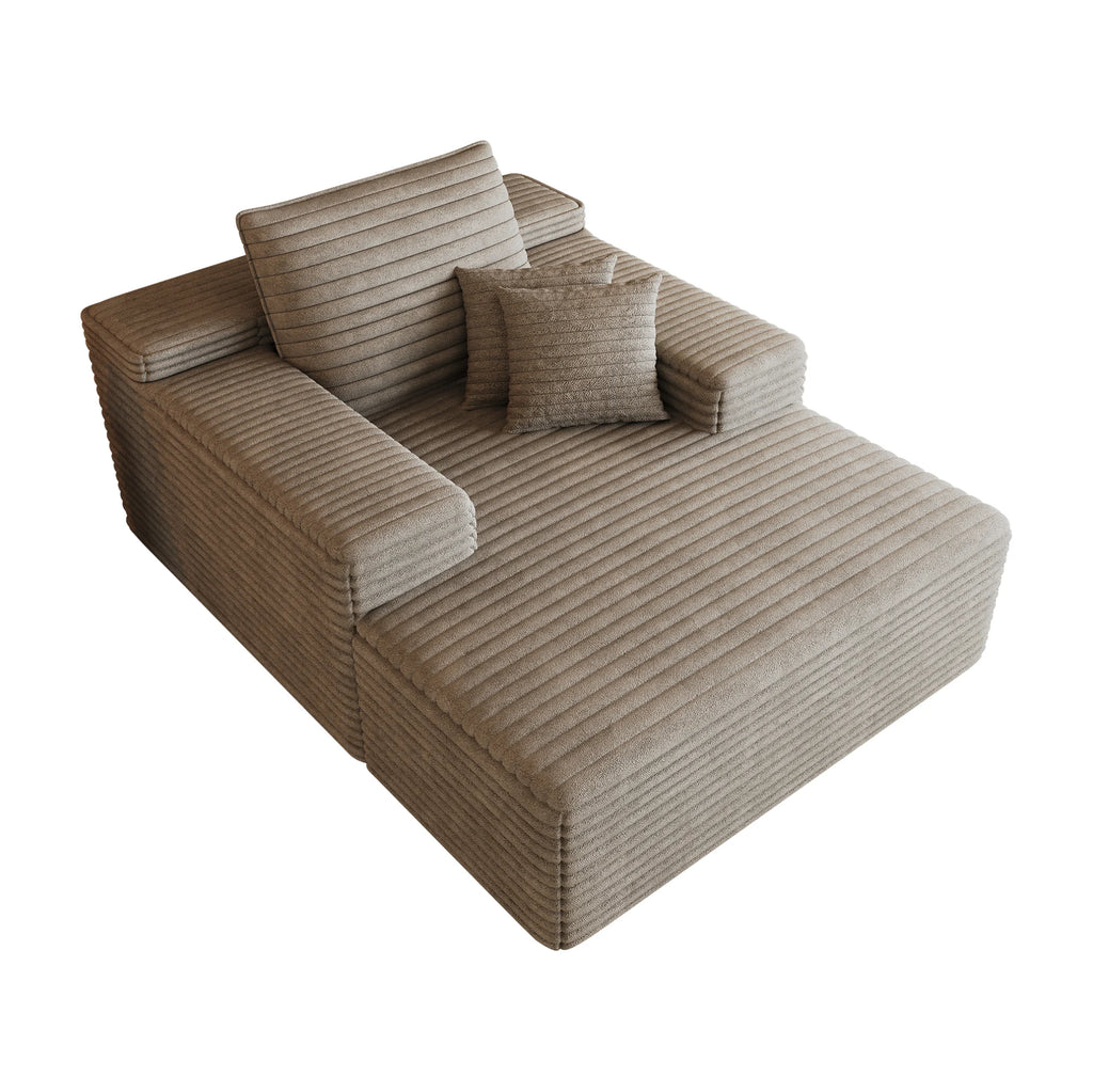 Chaise longue beige à accoudoir, vue d’ensemble sur fond blanc