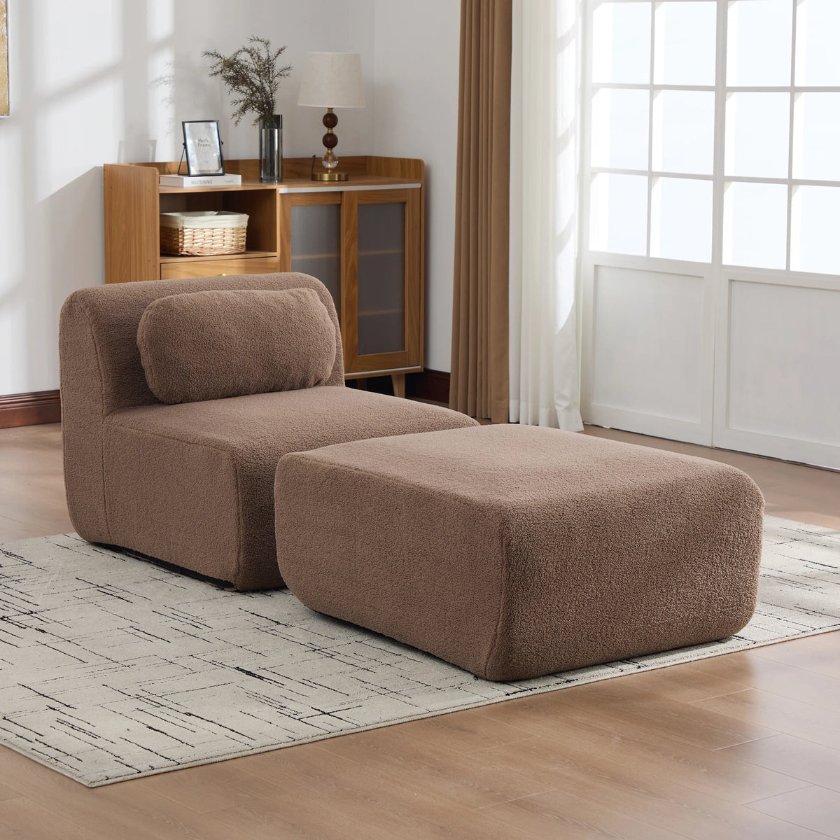 Chaise longue modulable en tissu, camel, dans un salon