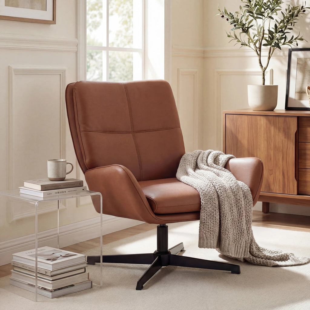 Fauteuil pivotant marron aspect cuir à pied étoile noir, dans un salon lumineux