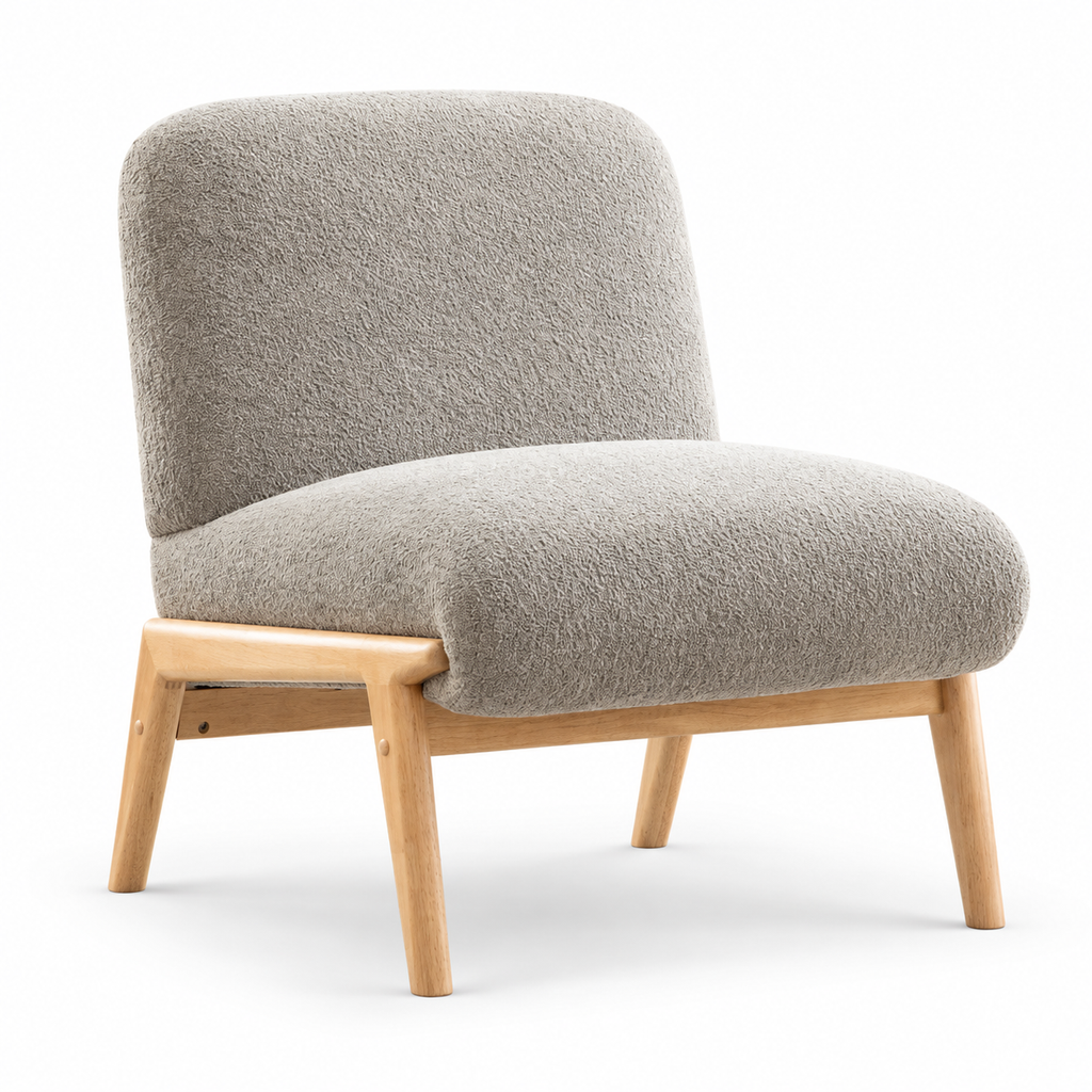 Fauteuil rembourré à pieds en bois clair, gris, vue sur fond blanc