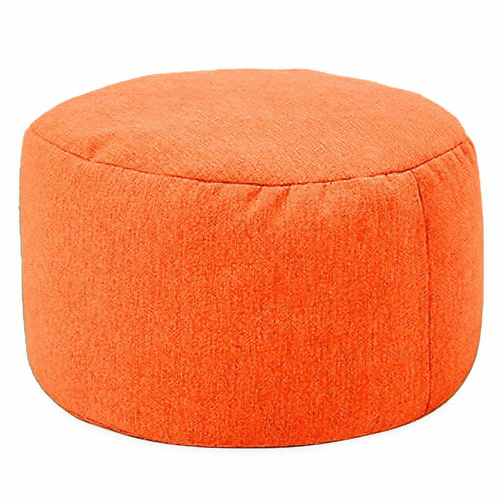 Petit pouf rond rembourré en tissu, orange, vue sur fond blanc